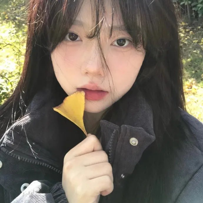 圣洁的艾曼妞